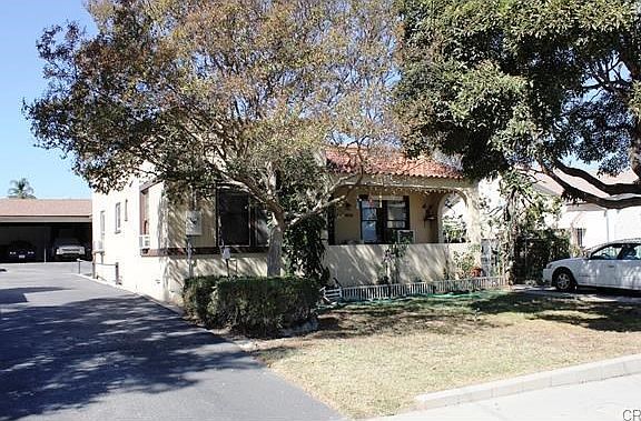 5th image of 2539 Kelburn Ave