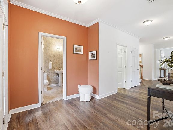 4th image of 445 Buttermere Rd