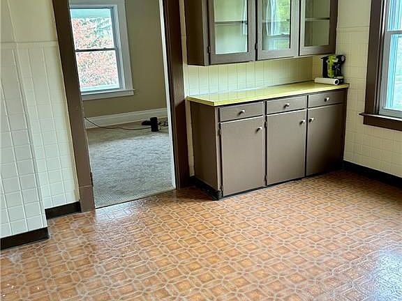 4th image of 1546 Ashland Ave Floor 2