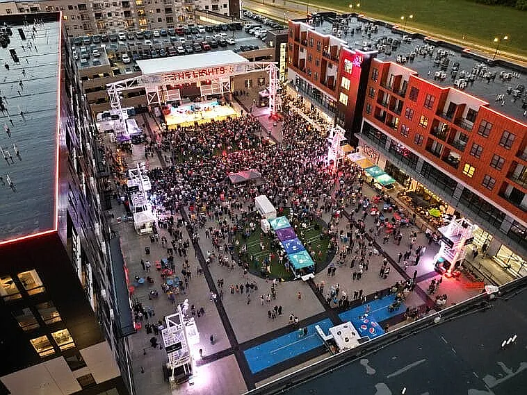 Plaza - Epic at The Lights