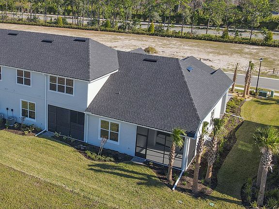 3rd image of 6464 Roseberry Ct