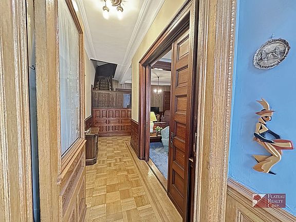 3rd image of 139 Midwood St