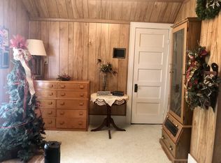 303 Park St, Cisne, IL 62823