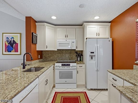 3rd image of 17171 Terraverde Cir APT 11