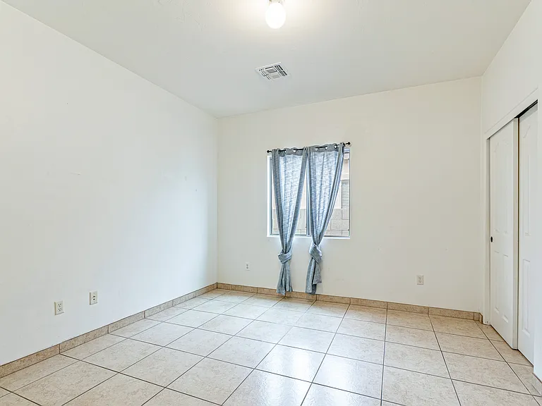 345 E Camino Del Abeto — Photo 21