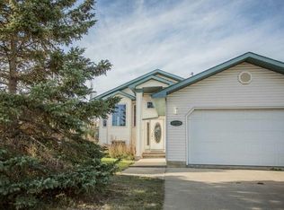 10804 E 105th St, High Level, AB T0H1Z0