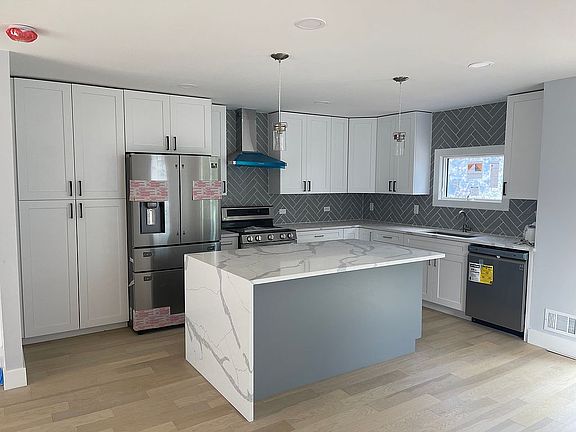 4th image of 79 Mountain Ave