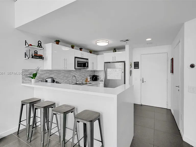 300 S Biscayne Blvd #L-410 — Photo 9