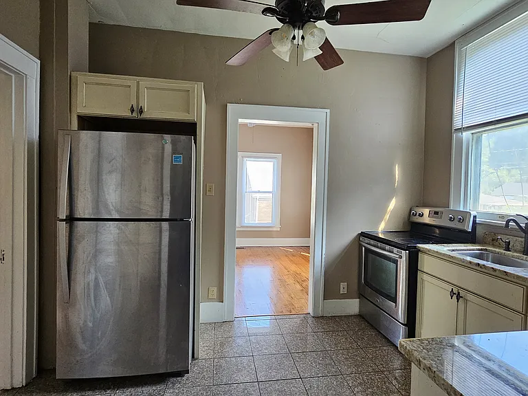 774 Garrison Ave — Photo 12