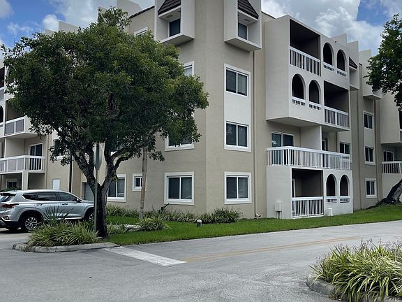 4th image of 7705 Camino Real #B-114