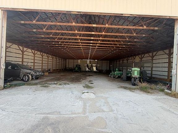 3rd image of 9221 N Parma Rd