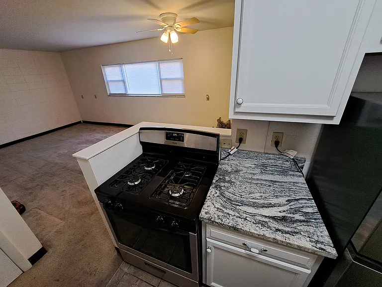 1826 N Star Ave #E — Photo 3