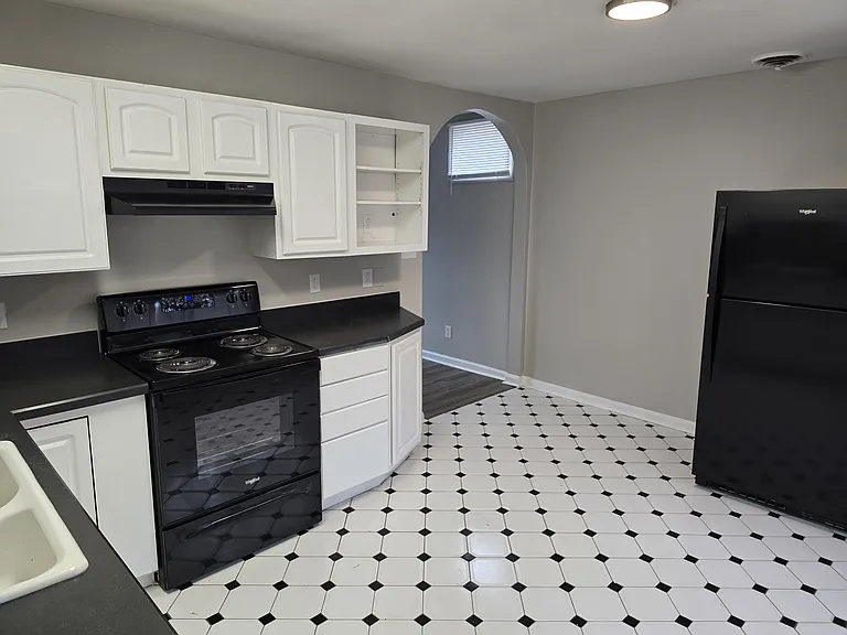 730 Lippencott St — Photo 23