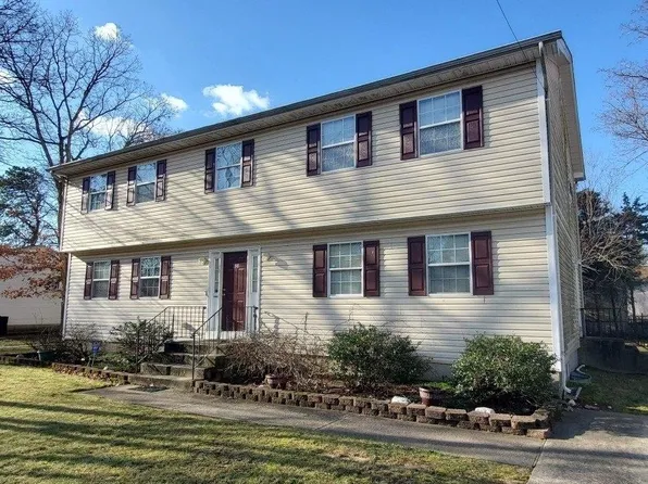 138 N 24th Street, Wheatley Heights, NY 11798