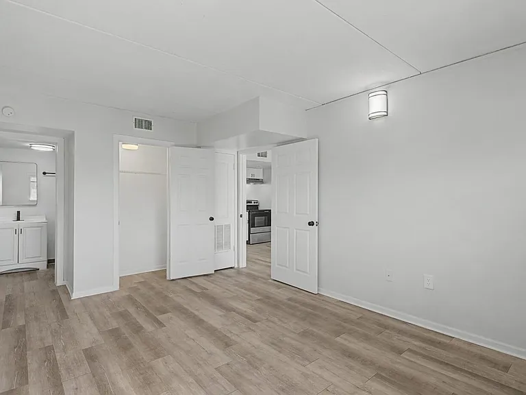 Addison Cove — Photo 12
