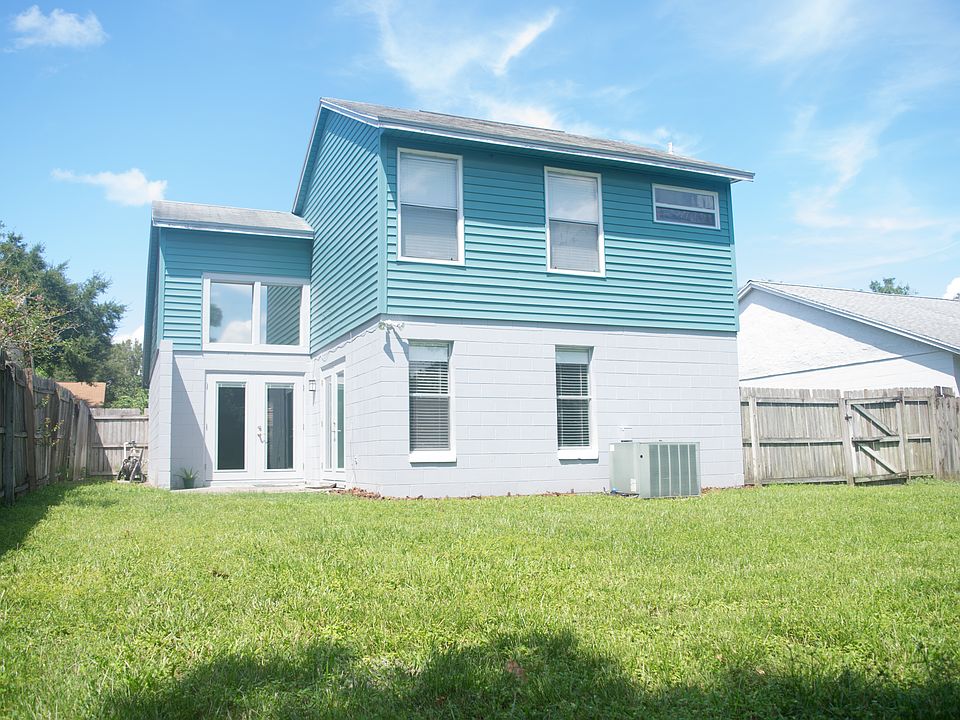 1st image of 1072 Abell Cir