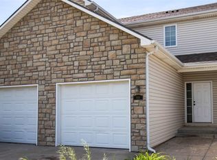 822 Oakbrook Pl, Manhattan, KS 66503