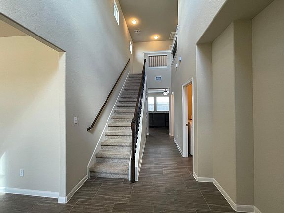 3rd image of 5803 Lucca Ln