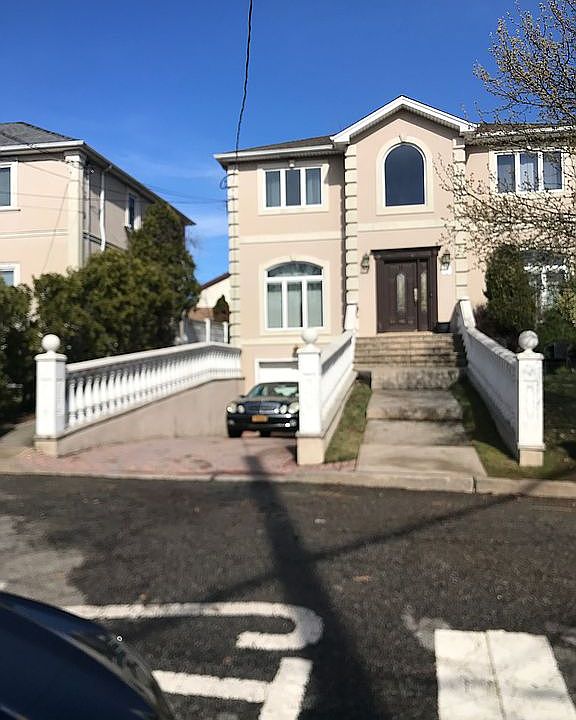 1st image of 333 Bertram Ave