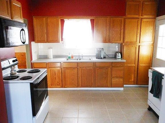 5th image of 2807 E South Crescent Ave
