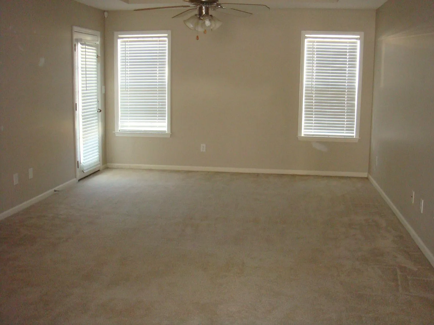 Four Bedroom, Two Bath In Hahira — Photo 2