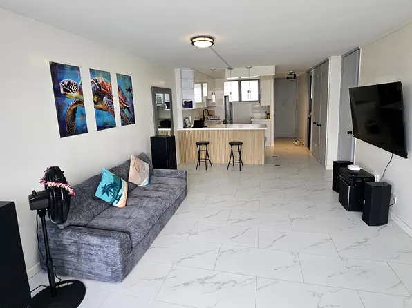 780 Amana St, Honolulu, HI