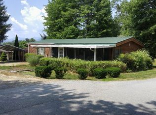 15 Maples Park Dr, Franklin, NC 28734