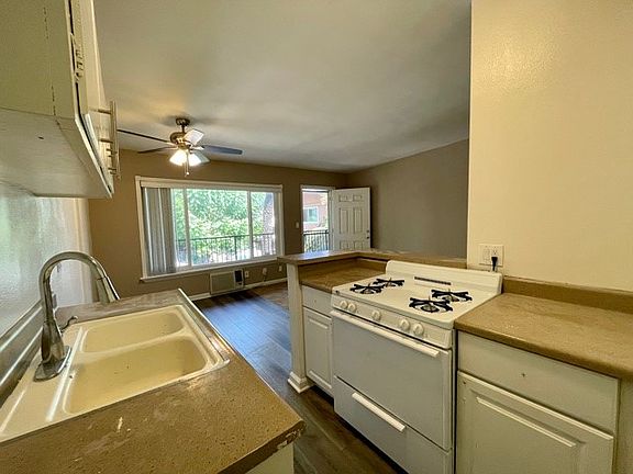 4th image of 1810 W Sallie Ln #C