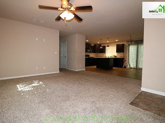 4th image of 4553 Red Bluff St