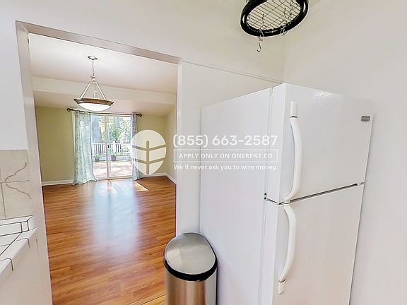 2nd image of 824 El Camino Real #1