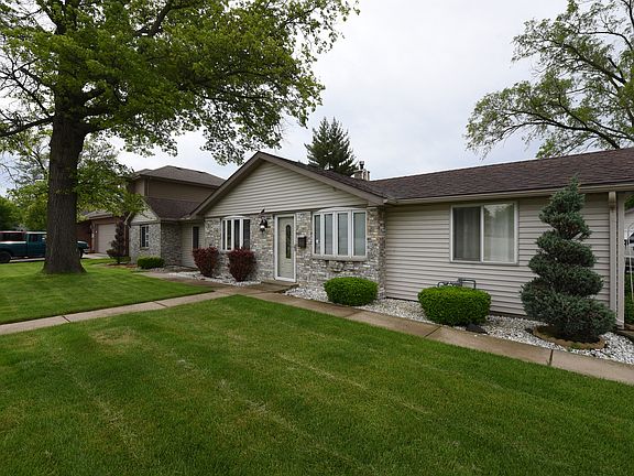 3rd image of 5009 W 99th St