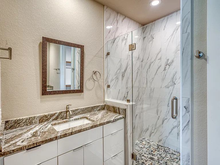 3217 Douglas Dr — Photo 12