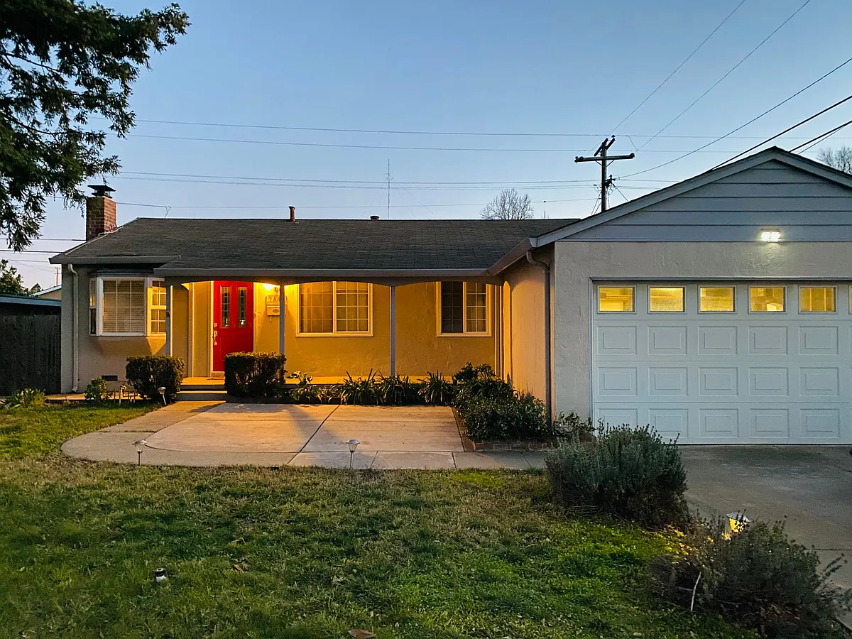 Building Photo - 2446 Newhall St