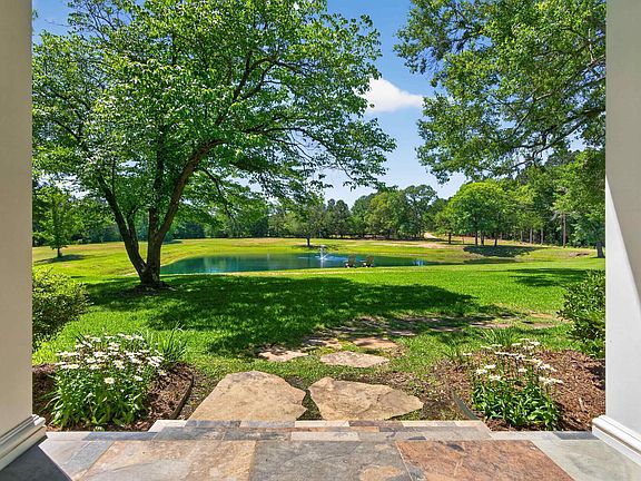 4th image of 2821 Graystone Rd
