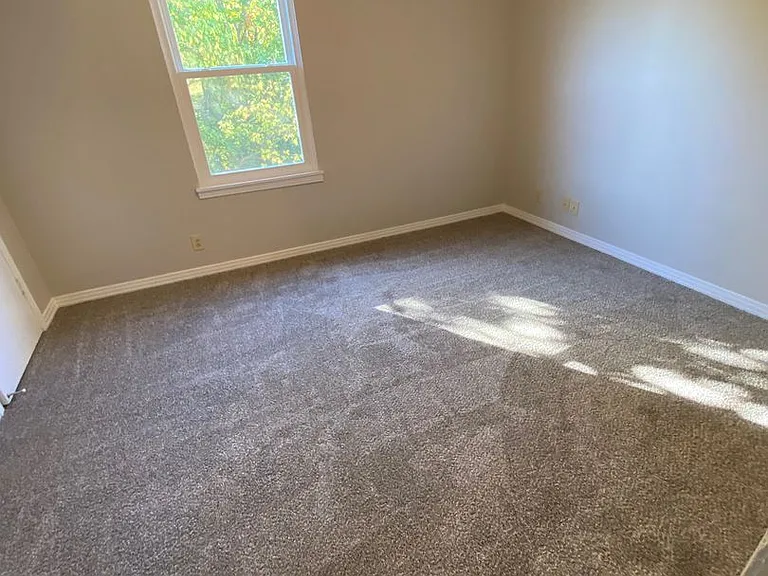 102A Kingsbury Ct — Photo 8