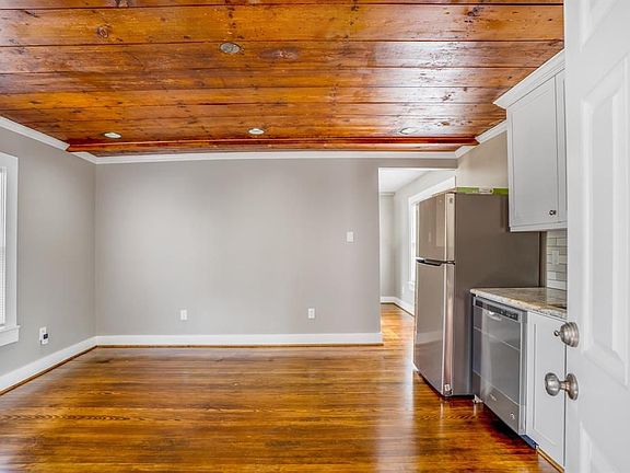 3rd image of 1536 Columbia St #1/2