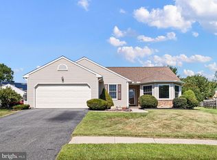 13 Charcoal Ct, Newark, DE 19702