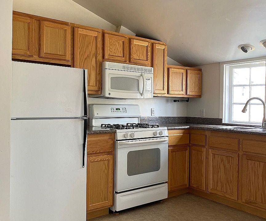1st image of 704 Cutler Ave NW
