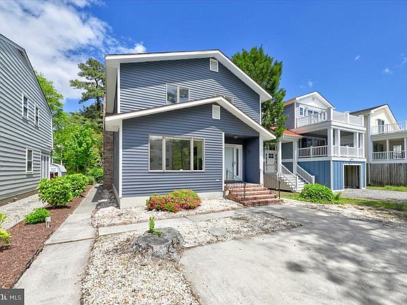 3rd image of 315 Parkwood St