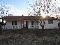 1st image of 607 W Avenue B