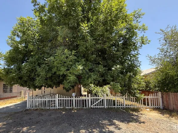 206 Pierce St, Taft, CA 93268