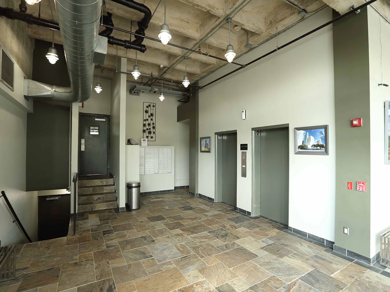 230 West Alabama Apartments — Photo 3