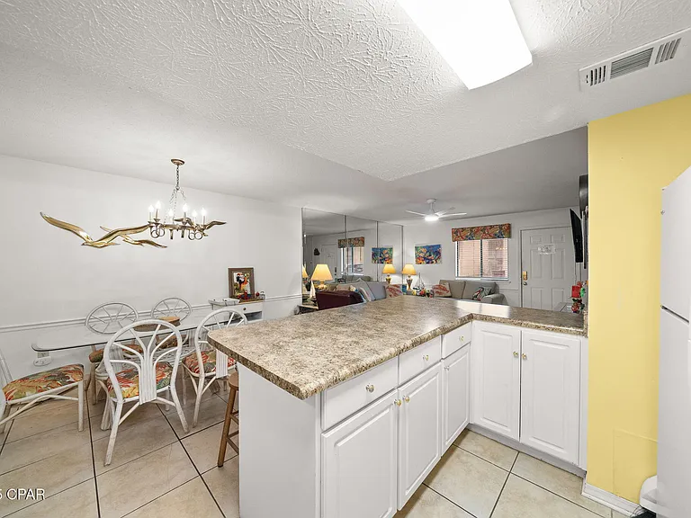 133 W Leslie Ln — Photo 10
