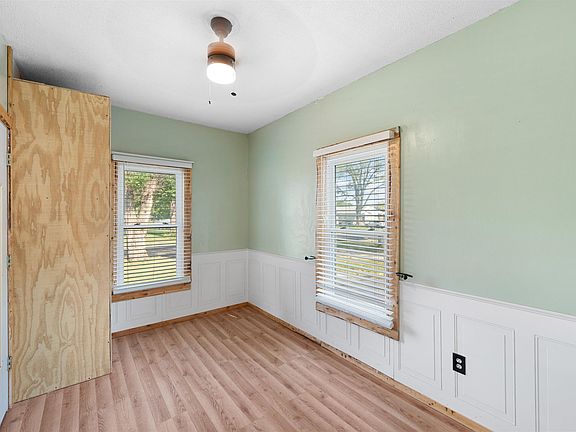 5th image of 725 Argyle Ave