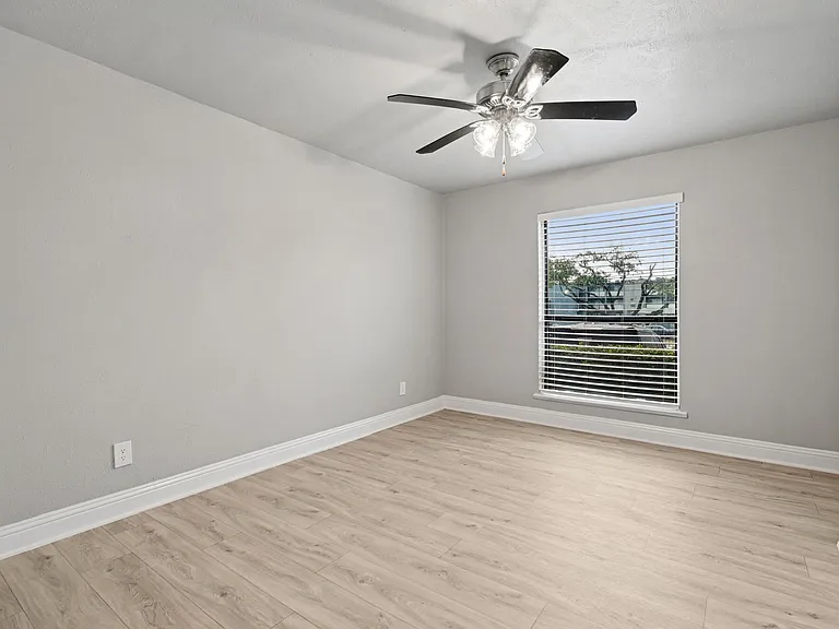 Avondale Parc @ Bellmar — Photo 22