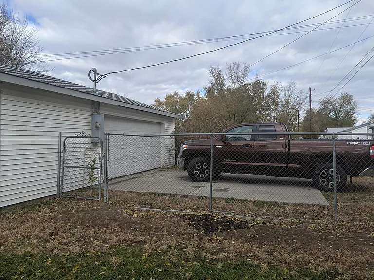 313 N 15th St E — Photo 5