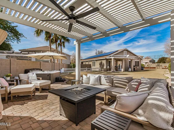 2561 E OXFORD Court, Gilbert, AZ 85295