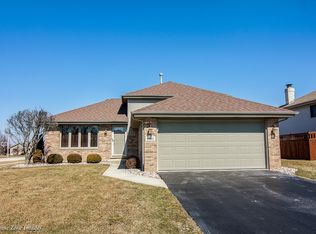 2901 Bisbee Dr, Joliet, IL 60432