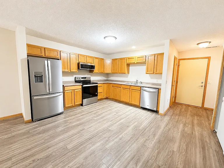 1627C Gunston Dr — Photo 1