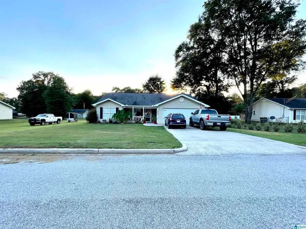 409 Rosemary Ln, Oxford, AL 36203